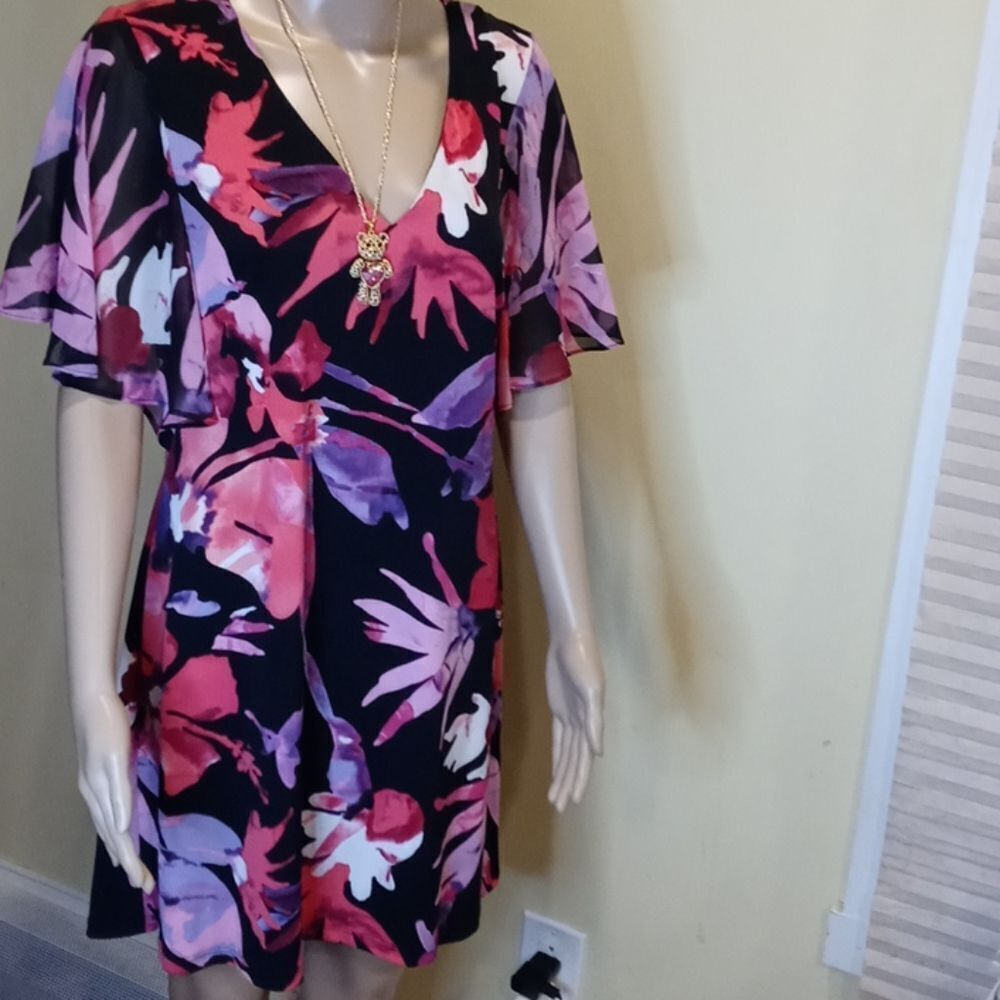 NWT Connected Apparel floral dress size 8P